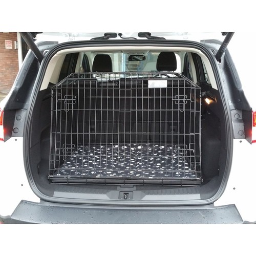 Pet world ford kuga 16 - world,